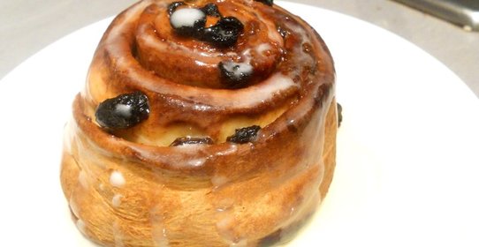 Булочки с корицей и изюмом