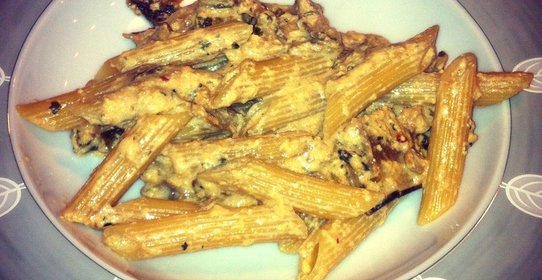 Пенне ригате с белыми грибами в сливочно-пармезановом соусе