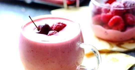 Кефир с вареньем