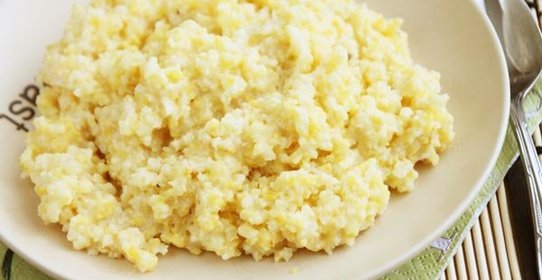 Кукурузно-пшенная каша с кунжутом