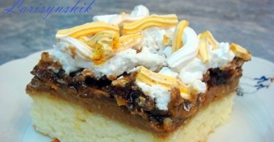 Пирожное с ореховой начинкой