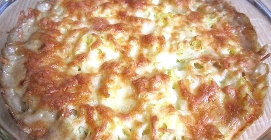 Куриное филе с грибами под картофельной шубой