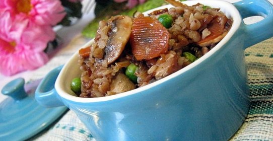 Гречка с грибами и овощами