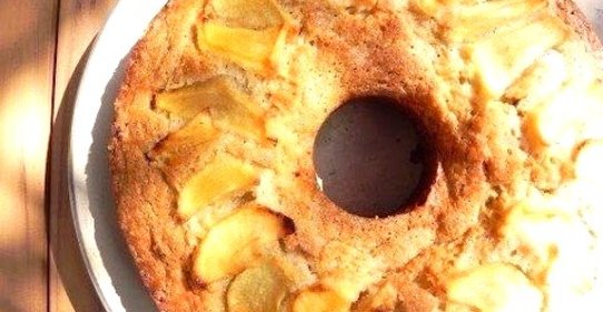 Пирог с яблоками и бананом