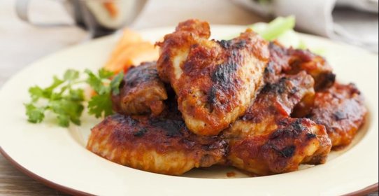 Куриные крылышки с соусом барбекю