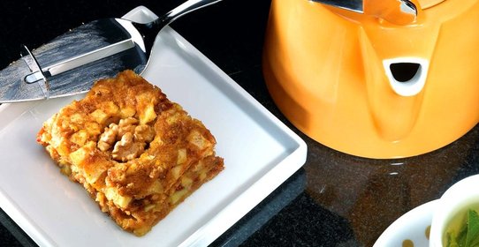 Яблочно-финиковое пирожное