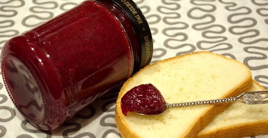 Джем из кизила