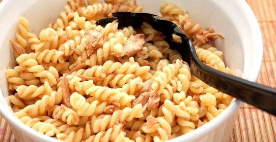 Макароны с тунцом