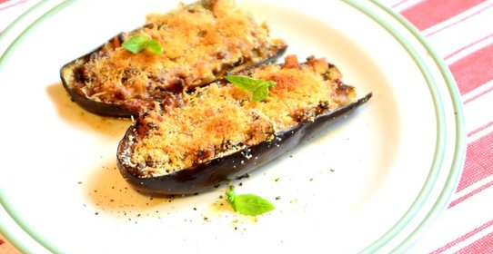 Баклажаны фаршированные ветчиной и копченым сыром