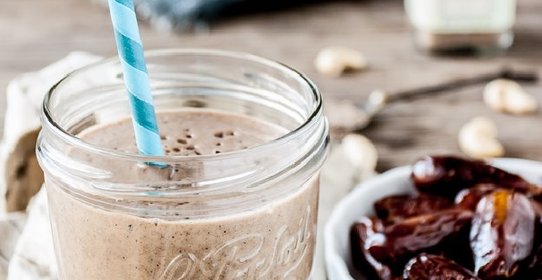 Смузи с финиками