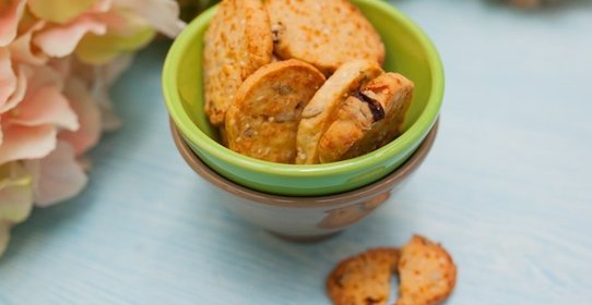 Сырное печенье с пряными травами