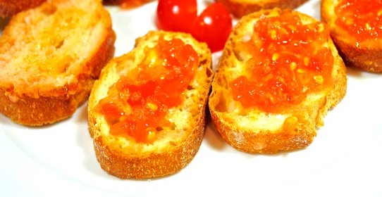 Тосты с помидорами