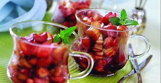 Ревенный компот с ванилью