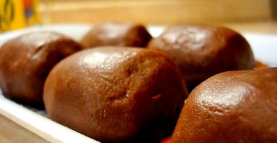 Пирожное Картошка с гладкой поверхностью