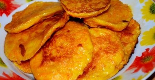 Оладьи из моркови с овсянкой