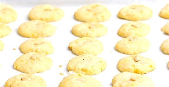 Пирожные с кедровыми орехами без сахара