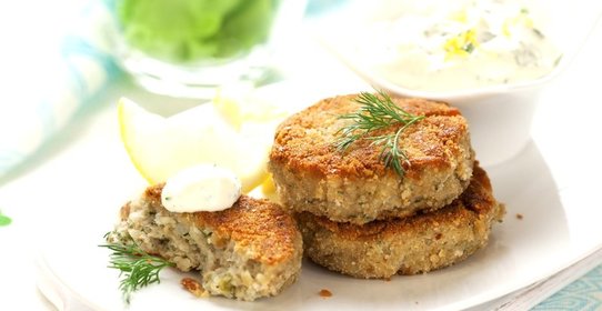 Рыбные котлеты с горчичным соусом