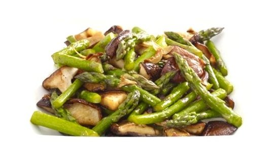 Спаржа с грибами