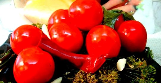 Помидоры маринованные закусочные