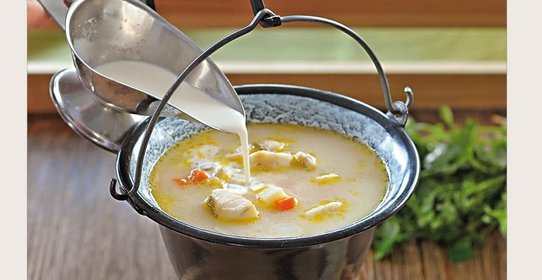 Уха рыбацкая из ершей на сливках