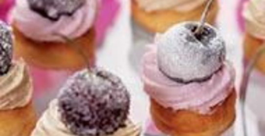 Вишневые пирожные