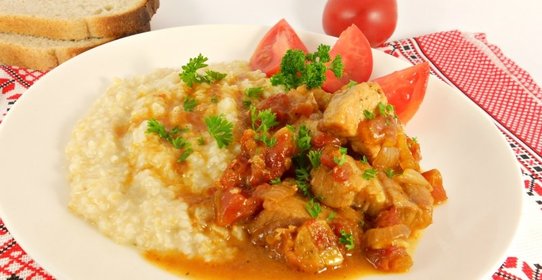 Пшеничная каша с поджаркой из свинины