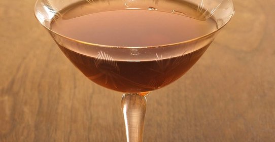 Коктейль «Бальзамик Манхэттен» (Balsamic Manhattan)