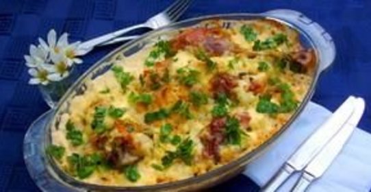 Курица с чесноком на рисовой подушке