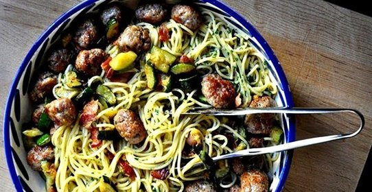 Карбонара с цукини и фрикадельками