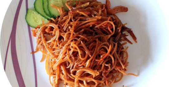 Фунчоза (стеклянная лапша) с овощами по‑корейски