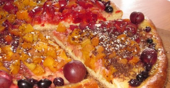 Сладкая пицца