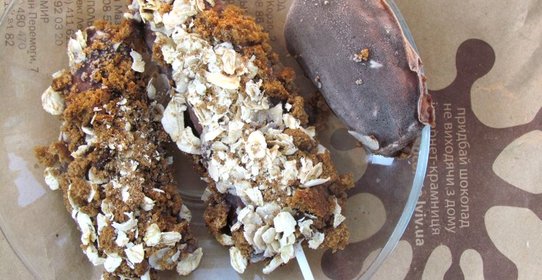 Бананы-эскимо в шоколадной глазури и овсяных хлопьях