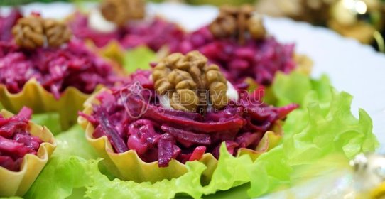 Свёкла с сыром в тарталетках