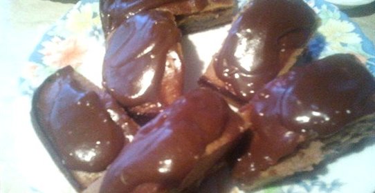 Бисквитные пирожные с вареной сгущенкой