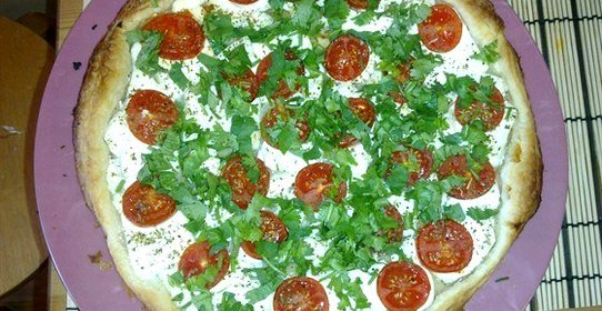 Быстрая пицца с сулугуни