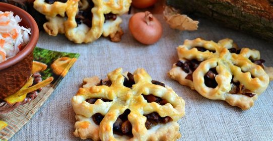 Хрустящие открытые пирожки-цветочки с грибами