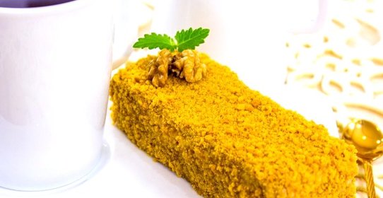 Медовое пирожное