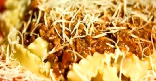 Паста с соусом болоньезе