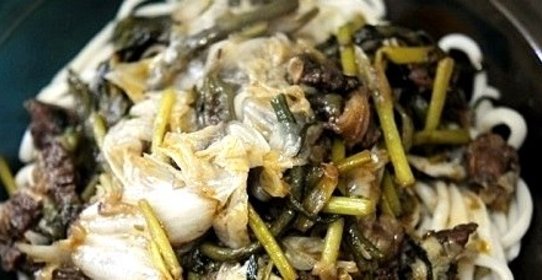 Лагман с квашеной капустой