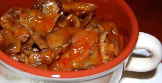 Маринованные опята в томатном соусе