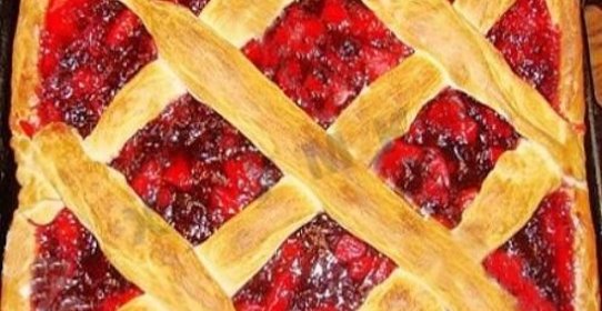 Пирог с индейкой и клюквой