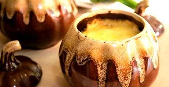 Курица с кабачками в горшочках