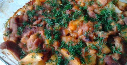 Запеченный картофель со свининой и фасолью