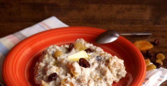Овсяная каша с сухофруктами