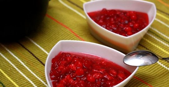 Варенье из шиповника с косточками