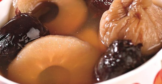 Яблочный взвар с инжиром и черносливом