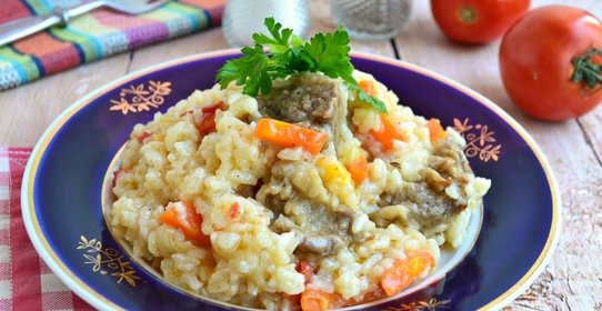 Рисовая каша со свининой и овощами в мультиварке