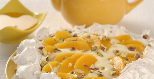 Торт Павлова с абрикосами