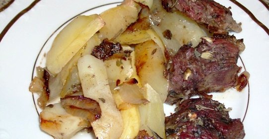 Баранина с картофелем в духовке