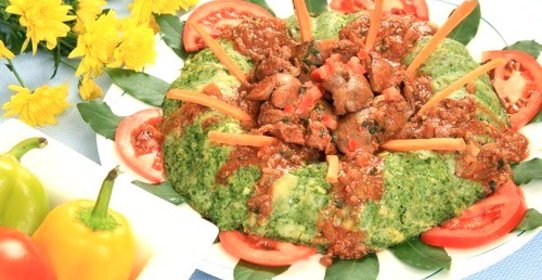 Куриная печень в томатном соусе по‑гречески